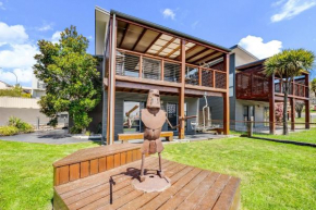 Ned Kelly's Retreat - Stunning 3BR Townhouse l Lake Views l WiFi l BBQ